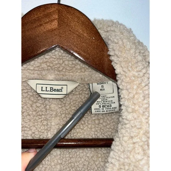 L.L. Bean Womens Insulated Faux Fur Vest Size Small Reg - Picture 5 of 5